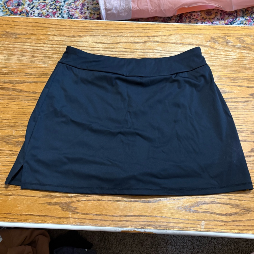 Black Skort